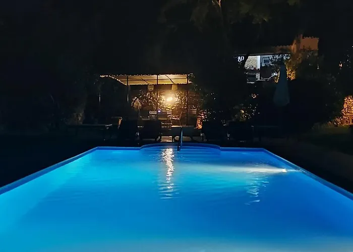 Isolated Terna -big Garden-pool-dalmatia Βίλα *