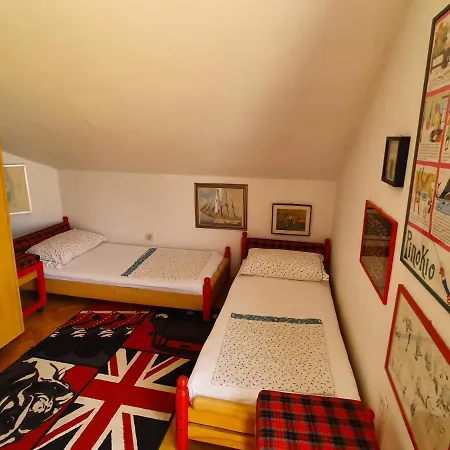 Isolated Terna -big Garden-pool-dalmatia * Slime